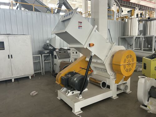 trường hợp công ty mới nhất về Trường hợp sản phẩm: Máy xé nhựa cho khách hàng tái chế Brazil