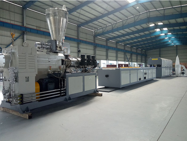 trường hợp công ty mới nhất về Được thiết kế cho sa mạc: Bàn giao dây chuyền đùn ván sàn ngoài trời WPC cho Ai Cập