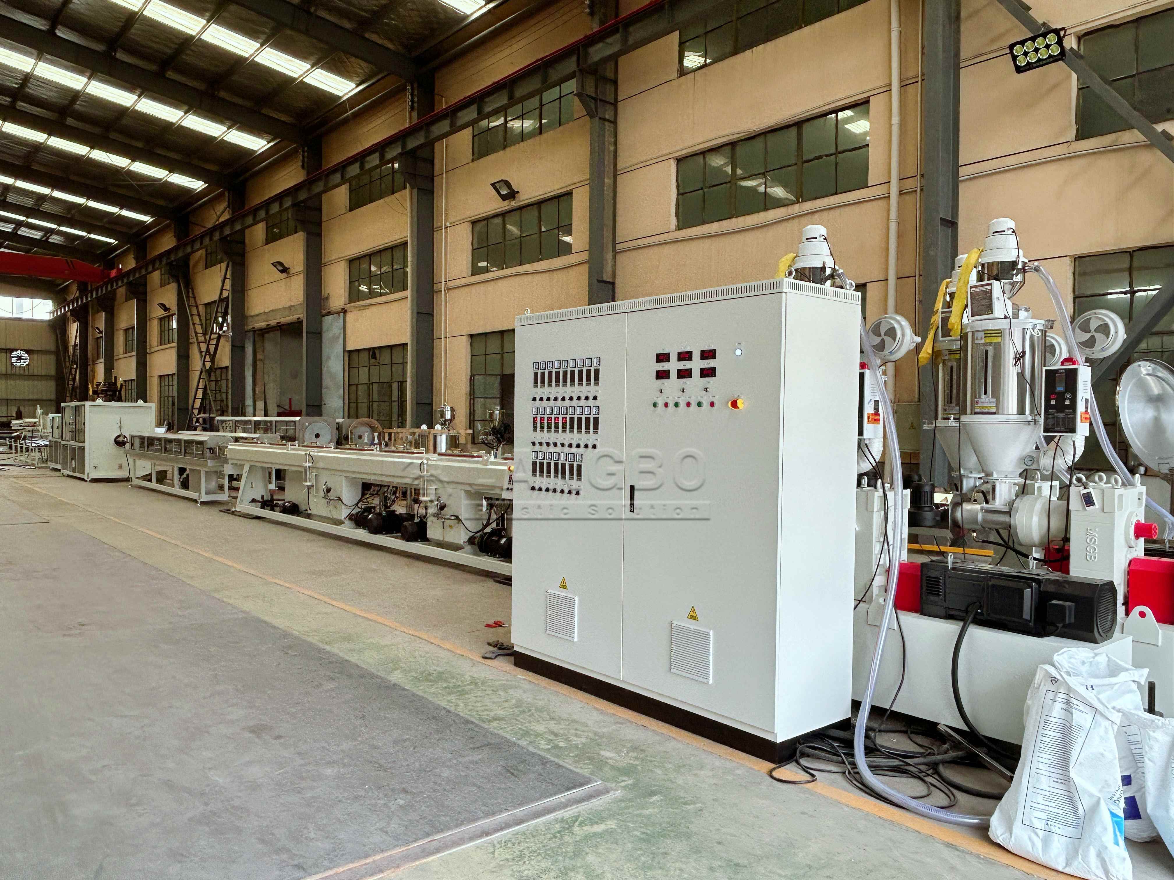 trường hợp công ty mới nhất về Ứng dụng máy sản xuất ống PE ở Saudi Arabia Hệ thống ống dẫn công nghiệp