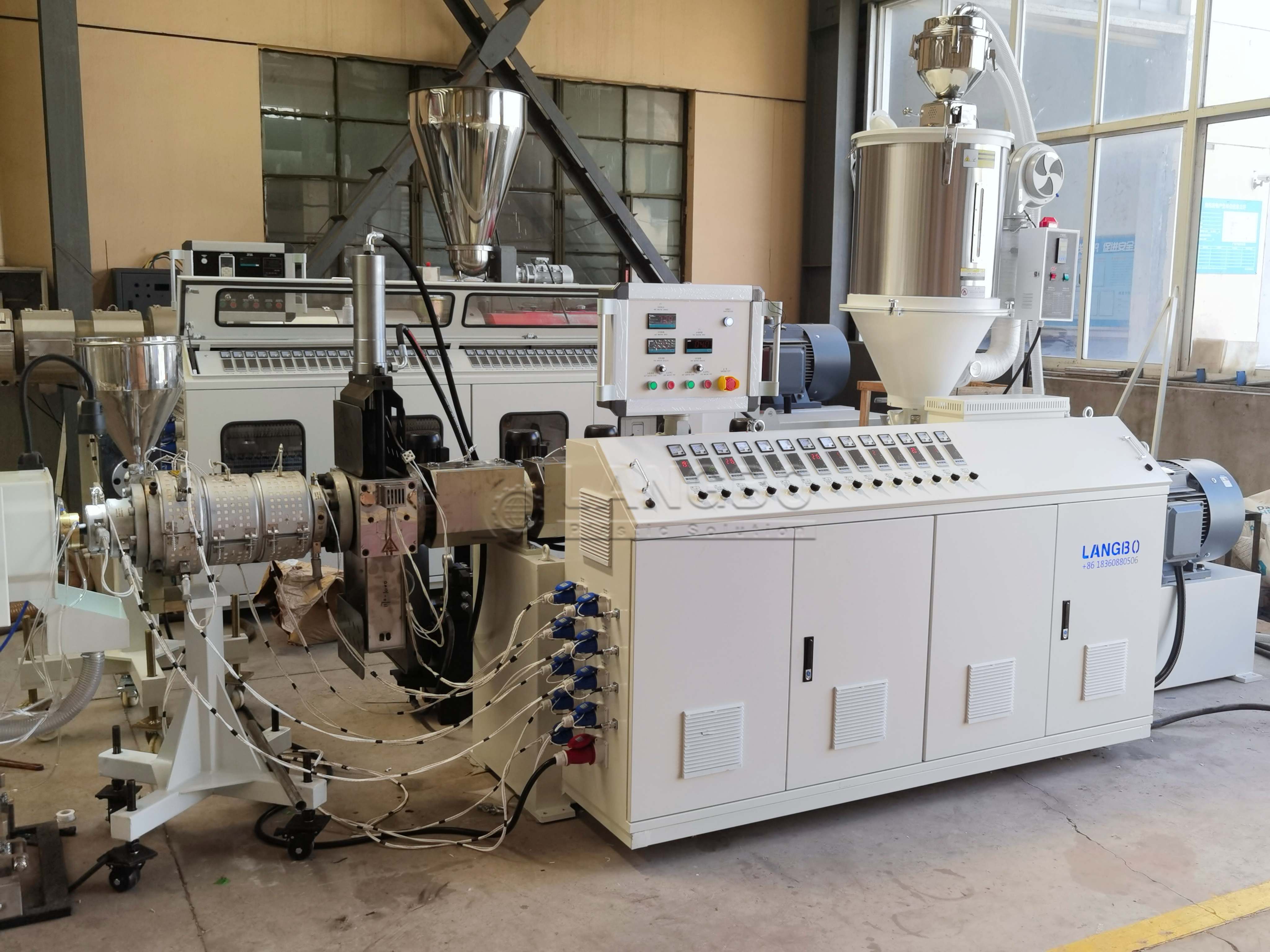 trường hợp công ty mới nhất về Tunisia PE Pipe Extrusion Line Project for Water Supply and Infrastructure Applications