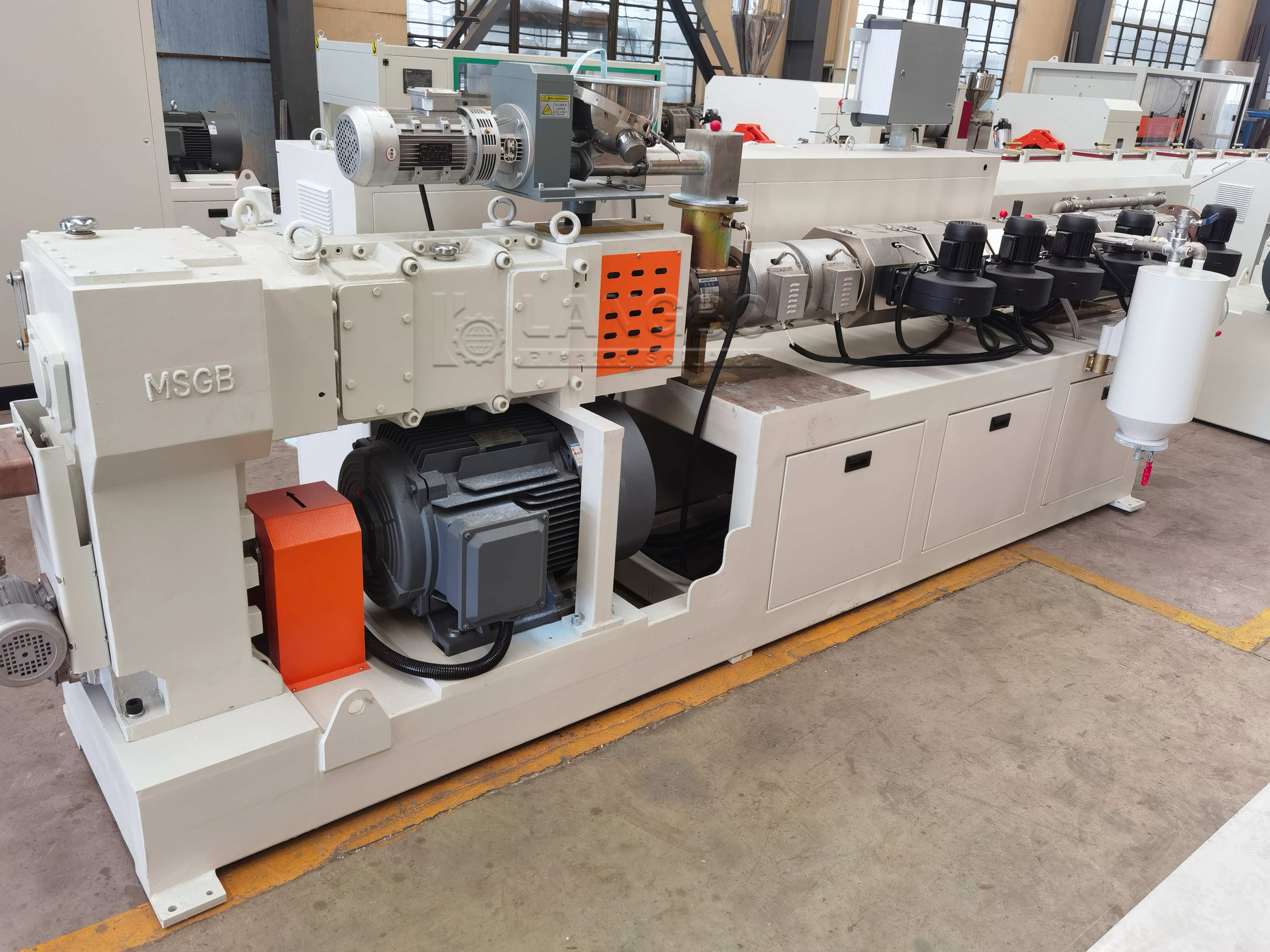 trường hợp công ty mới nhất về PVC Pipe Extrusion Line Project for Infrastructure Pipe Manufacturing in Algeria