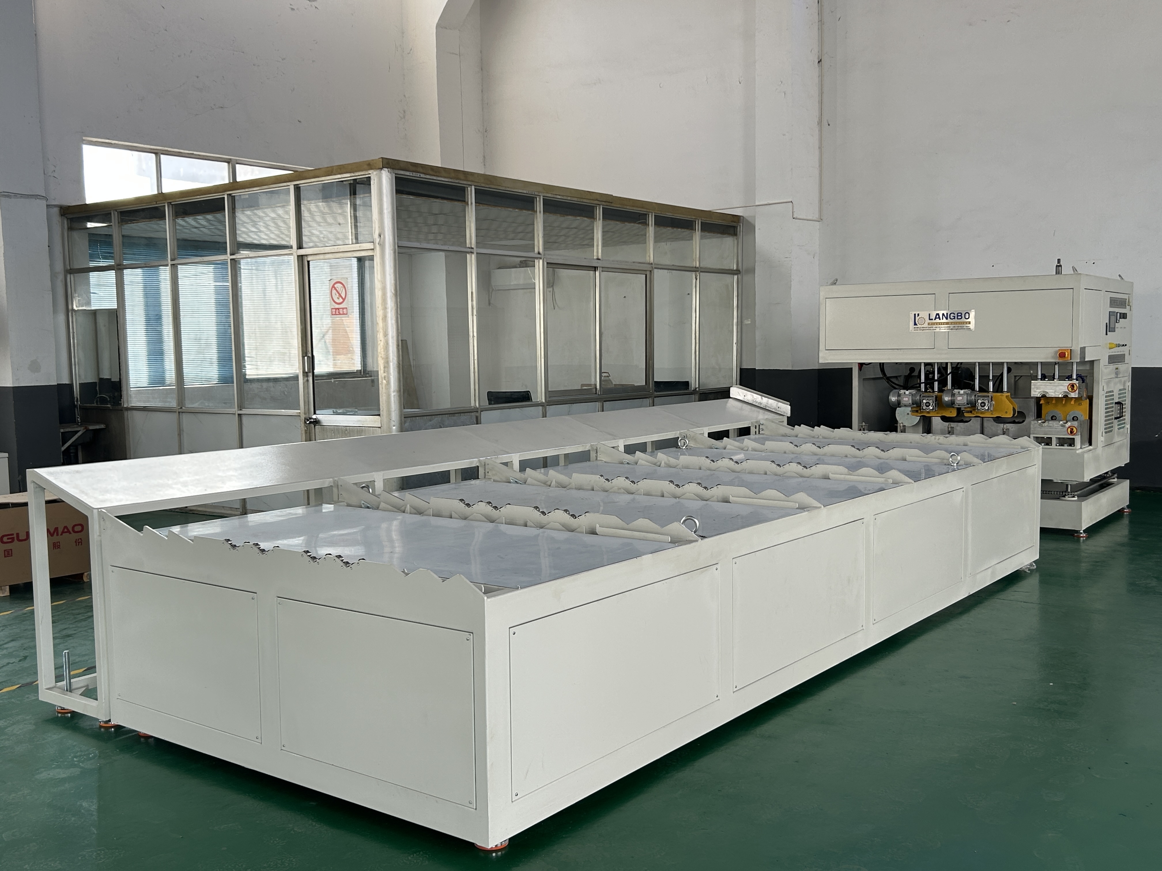 trường hợp công ty mới nhất về Dự án máy uốn ống nhựa PVC để sản xuất ống ổ cắm ở Ai Cập