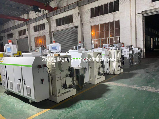 PLC kiểm soát PVC dây chuyền sản xuất ống sản xuất cao sản lượng và năng suất