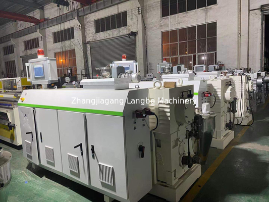 Máy đùn sản xuất ống nhựa PVC năng lượng cao 150 - 250kg / H