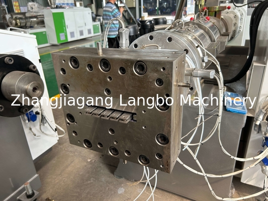Dây chuyền ép đùn hồ sơ WPC hai lớp Công suất cao 37KW