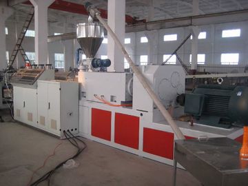 Khả năng tương thích khuôn đa kích cỡ PVC Profile Board Extruder PC Hollow Sheet Extrusion Making Machine