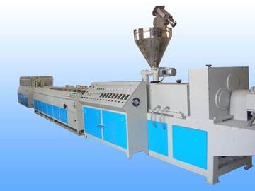 Dây chuyền ép đùn hồ sơ WPC tự động 120 - 150Kg / H Công suất đầu ra