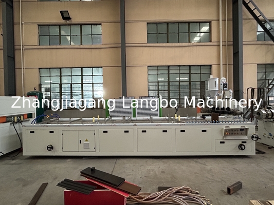 Máy WPC gỗ nhựa Composite sàn sàn rỗng sàn sàn rỗng Post Composite Profile Rail Extrusion Production Line