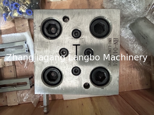 Máy sản xuất dải thẻ PVC bán lẻ và dây chuyền xát extrusion hồ sơ với chiều rộng đồng đều cạnh mịn
