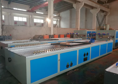 Khả năng tương thích khuôn đa kích cỡ PVC Profile Board Extruder PC Hollow Sheet Extrusion Making Machine