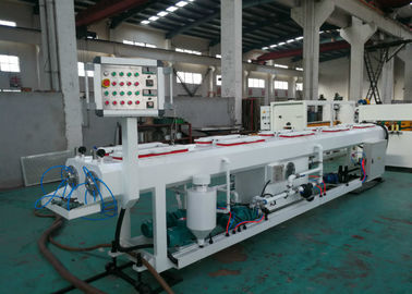 Dây chuyền đùn ống nhựa PVC với lưỡi cưa cắt điều khiển bằng khí nén, làm ống PVC