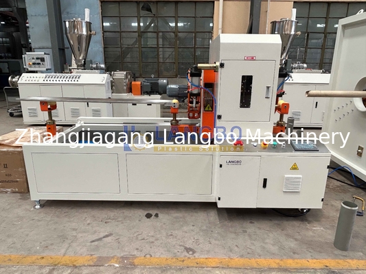 800kg / h Đường dây sản xuất ống PVC tốc độ cao với 80/173 Vít tốc độ cao cho đường kính ống 75-250mm