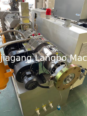 Dây chuyền sản xuất ống nước PVC bằng nhựa, Máy làm ống PVC với Máy đùn hiệu suất cao với Giá cả hấp dẫn