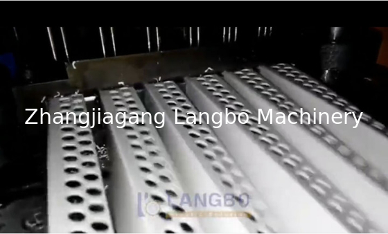 Đơn vị hóa áp suất PVC WPC góc cạnh băng băng bảo vệ dải L hình dạng góc Extruder / làm máy / dây chuyền sản xuất xát