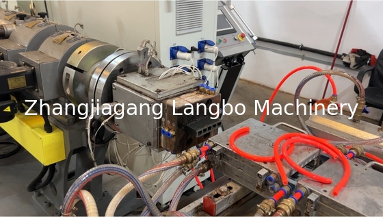 PVC WPC dây chuyền đẩy vít kép hình nón cho hồ sơ nhựa