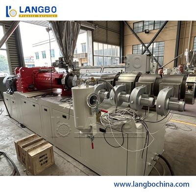 PLC kiểm soát PVC dây chuyền sản xuất ống sản xuất cao sản lượng và năng suất