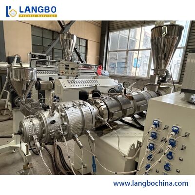 PLC kiểm soát PVC dây chuyền sản xuất ống sản xuất cao sản lượng và năng suất