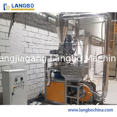 Máy nghiền bột PVC tạo bột từ các mảnh nhựa cứng