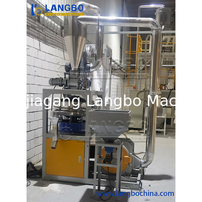 Máy nghiền bột PVC tạo bột từ các mảnh nhựa cứng