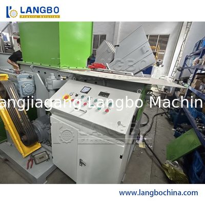 Máy băm nhựa trục đơn cho chất thải nhựa, pallet gỗ, ống HDPE, vải, màng, máy nghiền tái chế
