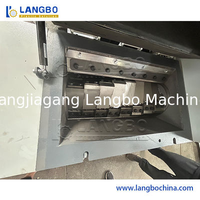 Các loại chất thải công nghiệp vật nuôi chai Shredder / máy nghiền nát chai nhựa sản xuất dây chuyền