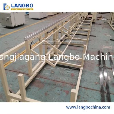 Dây chuyền đùn hồ sơ PVC 300mm với máy đùn trục vít đôi hình nón