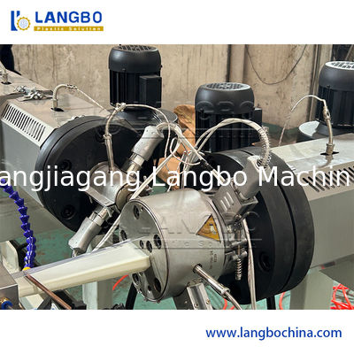 Đường dây sản xuất xát dẻo nhựa PVC Profile Extruder PVC Price Tag Holder Making Machine