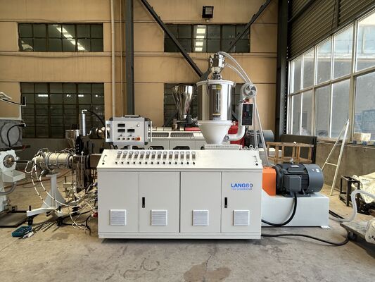 Dây chuyền ép đùn ống PE tự động Máy làm ống nhựa trục vít đơn tốc độ cao