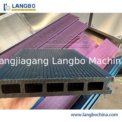 Dây chuyền ép đùn hồ sơ CE WPC 100 - 150KG / H Công suất sản xuất cao