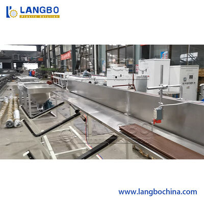 Phổ biến dễ dàng hoạt động WPC hồ sơ phun ra dòng tiêu thụ năng lượng thấp