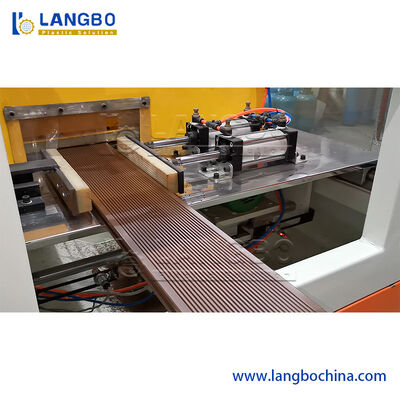 Dây chuyền ép đùn hồ sơ kiến ​​trúc WPC 240MM Kích thước sản phẩm 37KW Công suất động cơ