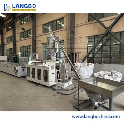 Dây chuyền ép đùn hồ sơ PVC / WPC Thiết kế trục vít đôi  Motor