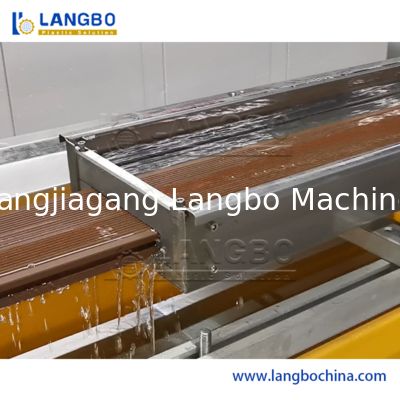 Dây chuyền ép đùn hồ sơ PVC / WPC Thiết kế trục vít đôi Siemens Motor