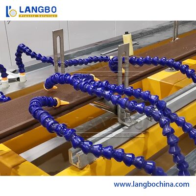 Dây chuyền ép đùn hồ sơ PVC / WPC Thiết kế trục vít đôi  Motor