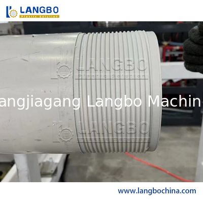 Máy quai ống CNC tự động cho ống PVC 16-630mm với máy ép vít đôi và hoạt động hoàn toàn tự động