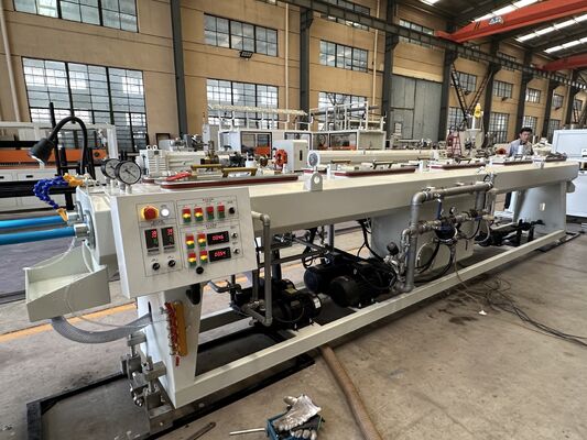 Máy đùn ống nhựa PVC màn hình PLC dây chuyền đùn ống nhựa hai trục vít