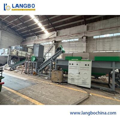 Dây chuyền tái chế PET công suất 300-5000kg/H với kích thước mảnh 14mm và điện áp 380V để tái chế chai PET