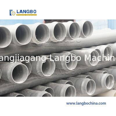 Đường xát ống PVC với máy bấm để sản xuất ống