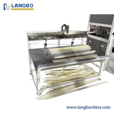 Máy sản xuất thanh giữ giá PVC/thẻ/bàn/nhãn định hình đùn