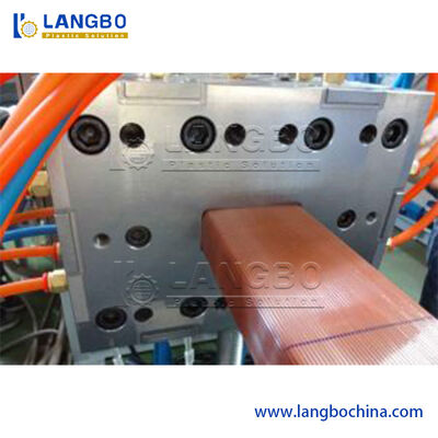 Máy làm sàn WPC | Làm mát có kiểm soát để giảm cong vênh ván