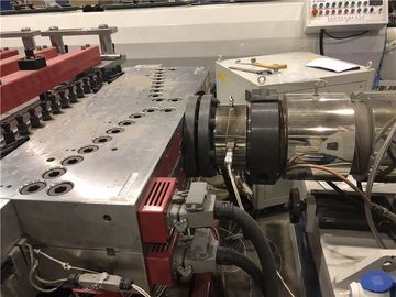 Khả năng tương thích khuôn đa kích cỡ PVC Profile Board Extruder PC Hollow Sheet Extrusion Making Machine