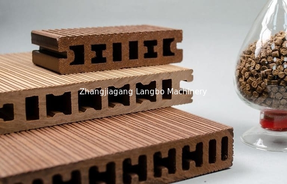 Dây chuyền ép đùn trục vít đôi WPC Tấm ván sàn 350KG / H
