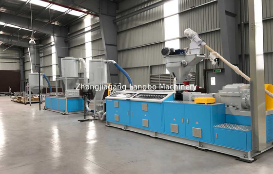Dây chuyền ép đùn trục vít đôi WPC Tấm ván sàn 350KG / H
