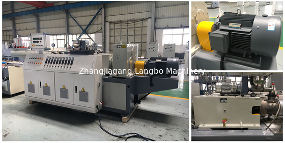 Dây chuyền làm bo mạch đùn hồ sơ WPC 55KW chống cháy
