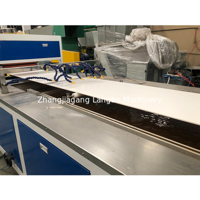 Dây chuyền ép đùn hồ sơ PVC tổng hợp Dây chuyền sản xuất tấm tường nhẹ trục vít đôi