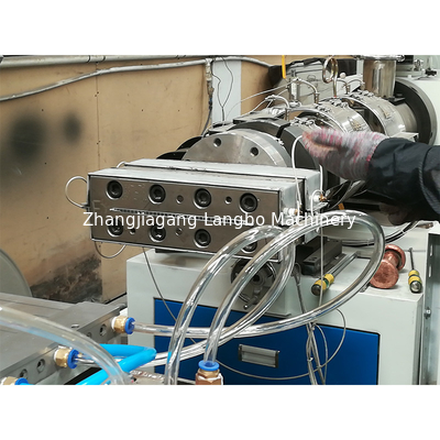 Dây chuyền ép đùn hồ sơ PVC tổng hợp Dây chuyền sản xuất tấm tường nhẹ trục vít đôi